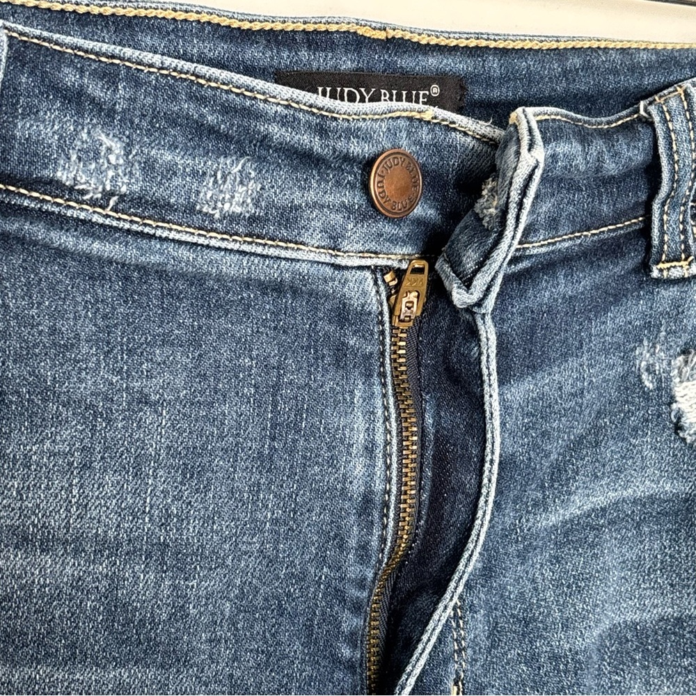 Judy Blue Distressed Denim Jean Shorts Size 2XL / 38 waist x 4 in inseam *J15 - Picture 6 of 14